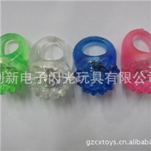 发光闪光戒指/手指灯/戒指灯/酒吧用品草莓软胶发光戒指
