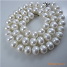 产地直销批发供应优质9-10MM天然淡水珍珠项链扁圆形饰品批发