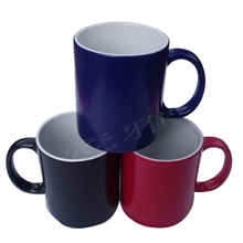 批发热转印涂层影像变色杯哑光感温魔术杯子黑红蓝三色