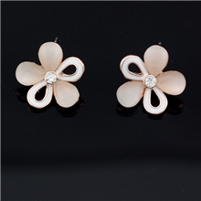 威妮华.比拉品牌饰品小清新五瓣花耳钉水钻耳饰批发采用奥地利