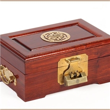 厂家批发婚庆用品首饰盒实木质珠宝收纳盒木雕化妆箱带镜子