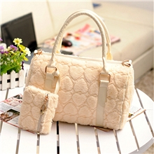 冬季新款桃心毛毛绒包单肩手提包女式包带小包黑色零钱手机包