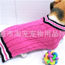 厂家直销宠物衣服新款狗狗服饰v领裙摆款狗衣服批发冬装