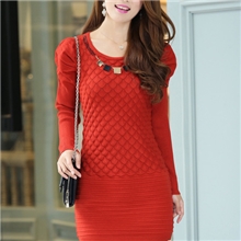 厂家2013秋冬女装圆领中长款打底毛衣泡泡袖修身毛衣裙鱼鳞纹