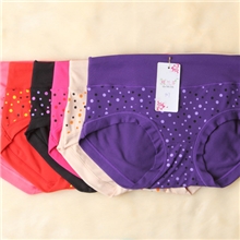 厂价直销低价外贸原单爆款女士内裤牛奶丝中腰圆点无痕内裤
