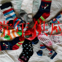 供应纯棉小孩袜，花型好适合0-8岁，库存袜尾单.款式新，广州货