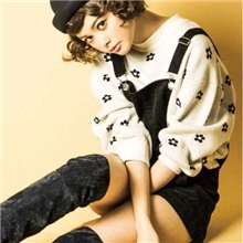 VIVI9月新款LENA秀dazzlin2013秋冬新款雏菊花朵针织毛衣