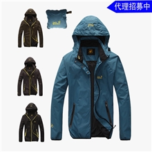 批发1303品牌户外冲锋衣男款超轻薄款防水速干可折叠登山户外服