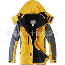 厂家直销批发订做冲锋衣男士一件三穿可拆卸滑雪服男冲锋衣批发