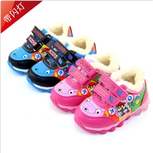 2013冬季新款儿童单鞋小童加绒内里保暖运动鞋宝宝棉鞋带闪灯