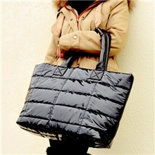 厂家批发冬季款女包复古韩版单肩休闲羽绒包斜跨太空棉服潮大包包