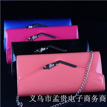 批发韩版漆皮女式钱包新款链包畅销女士手拿包手抓包广州女包