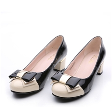 2013品牌同款双色粗跟漆皮拼接金属蝴蝶结浅口女式单鞋新款女鞋