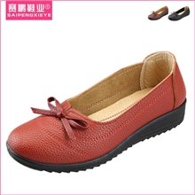 赛鹏平底女鞋仿假皮春秋季新款圆头女式单鞋浅口皮鞋中老年妈妈鞋