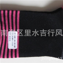 韩板提花女袜，时尚棉袜、全棉礼品袜、花边袜。