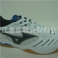 厂家现货供应羽毛球鞋，运动鞋，内销热销款白兰色