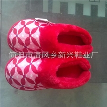 我厂是生产棉拖鞋，卡通鞋，情侣鞋，保暖鞋，