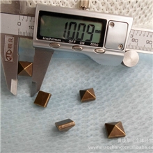 金字塔铆钉手缝塑料有孔金字塔铆钉10MM&times;10MM手机壳穿线柳丁