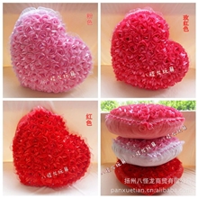 99朵玫瑰花创意爱心抱枕情侣靠垫腰靠结婚情人节礼物家居车载