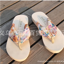 新款女士烫金拖鞋波西米亚夏季凉拖鞋沙滩人字拖时尚拖鞋批发