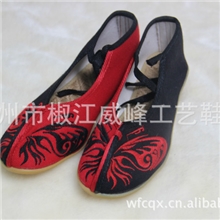 供应老北京布鞋汉舞鞋蝴蝶绣花汉舞鞋女士平底单鞋