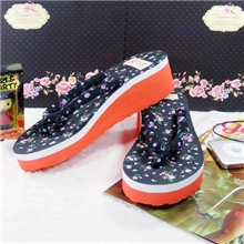 凉拖鞋批发！韩版小碎花坡跟人字凉拖鞋高跟拖鞋女夏季