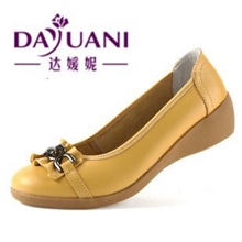 厂家直销淘宝一件代发真皮坡跟水钻单鞋女鞋牛筋底浅口圆头休闲