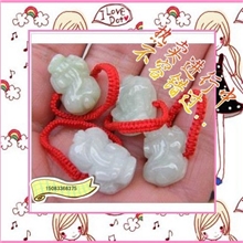 批发天然翡翠戒指翠玉手编红绳戒指小巧精致可爱厂家直销