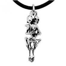 X-060爱珠复古饰品骷髅拥抱死了也要爱皮绳骷髅项链男士项链