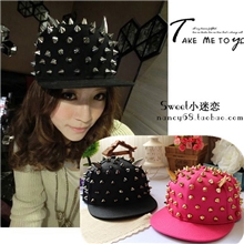 批发欧美PUNK风缝制装饰铆钉恶魔角平沿帽男女士帽子BBOY可调节