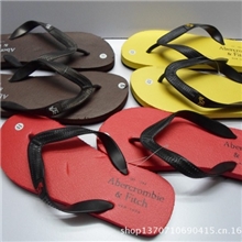 2013新款爆版男款小鹿人字拖鞋批发家居拖鞋批发卡通沙滩人字拖