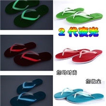 工厂直销新款情侣双色夜光/荧光2代人字拖沙滩休闲凉拖鞋特价批发