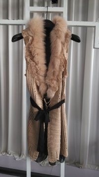 杭州艾蕾品牌女装库存尾货批发潮流毛领毛衣所有款式有实拍