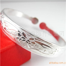 厂家批发苗银手镯民族地区畅销银手镯时尚半珠手镯量大优惠