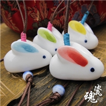 长款项链批发可爱吊坠手工绘制睡懒觉的兔子景德镇陶瓷饰品