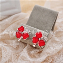 韩国四叶草耳饰批发冬季新款高品质手工镶钻耳钉女生精致小饰品