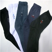 供应男士中筒袜子批发地摊货源特价处理库存