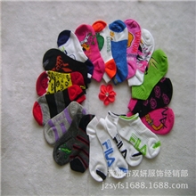 供应库存外贸儿童杂款短腰童袜小孩船袜便宜船袜袜子批发首选