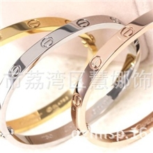 情侣手镯批发时尚潮流卡版手镯明星同款情侣手镯钢色手镯批发