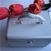 华阳厂家直销女士时尚化妆包皮革面料圆型白色首饰盒/新款化妆箱