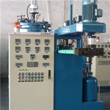 厂家供应聚氨酯（PU）发泡设备