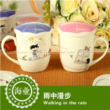 9.4备货节情侣对杯卡通水杯带陶瓷盖雨中漫步热销广告杯
