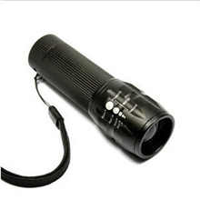 特价！强光LED手电筒伸缩调焦充电手电筒3档/流明变焦手电筒