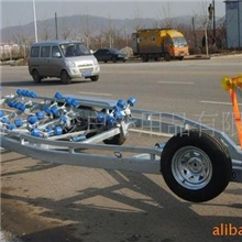 供应定做加强扶梁三排轴艇拖车