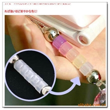 批发小礼品新款日韩变色测紫外线手机挂件手机链义乌小商品