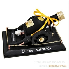 拿破仑皇家礼炮汽车香水热销中，黑色磨砂酒瓶大炮礼品工艺品