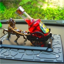 批发供应马拉酒汽车香水座马车酒酒瓶饰品礼品工艺品马拉车