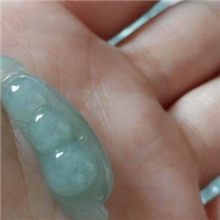 天然缅甸翡翠a货四季豆小吊坠双面雕刻平安豆批发61801