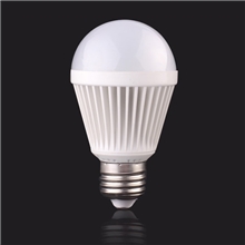 LED厂家供应2835贴片LED球泡灯新款高光效E27螺口3、5、7、9W