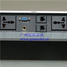 多功能桌面插座